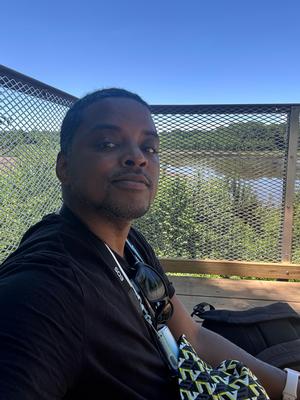 Profile photo of LeoEsmoure